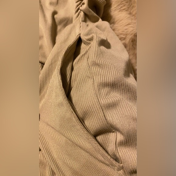 Round Neckline Solid Pleated Jumpsuit BNWT - Picture 10 of 11